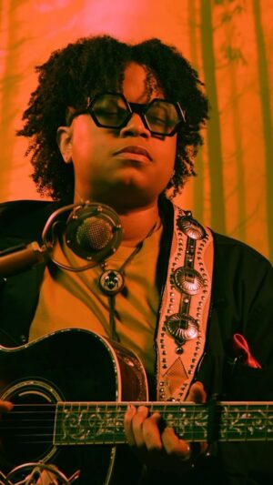 Amythyst Kiah Instagram - Super excited to be releasing my new single “In The Pines” this FRIDAY! 🌲 Tag a friend who would love this song. Presave link is in my bio. 

#InThePines #AmythystKiah #NewMusic #folk #folkmusic