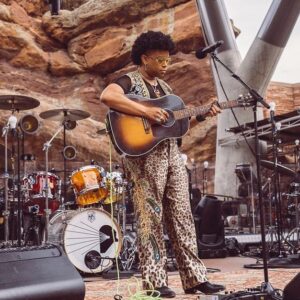 Amythyst Kiah Instagram - @redrocksco….. a monumental moment! I really appreciate @dispatchmusic asking me to open their show with the @coloradosymphony. It was a real honor to be on that stage! 🏔️🎶

📸: @glennrossphoto