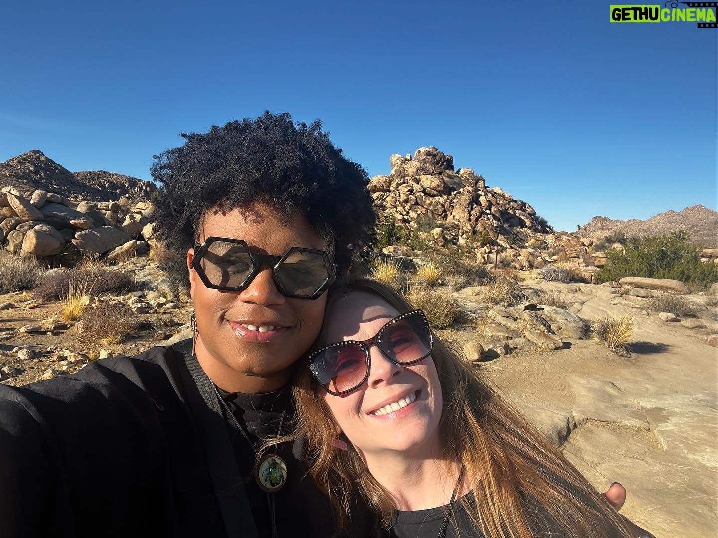 Amythyst Kiah - 1.4K Likes - The desert looks good on us 😎 . Thank you @orvillepeck for being the sweetest and for a great weekend. 🤠
