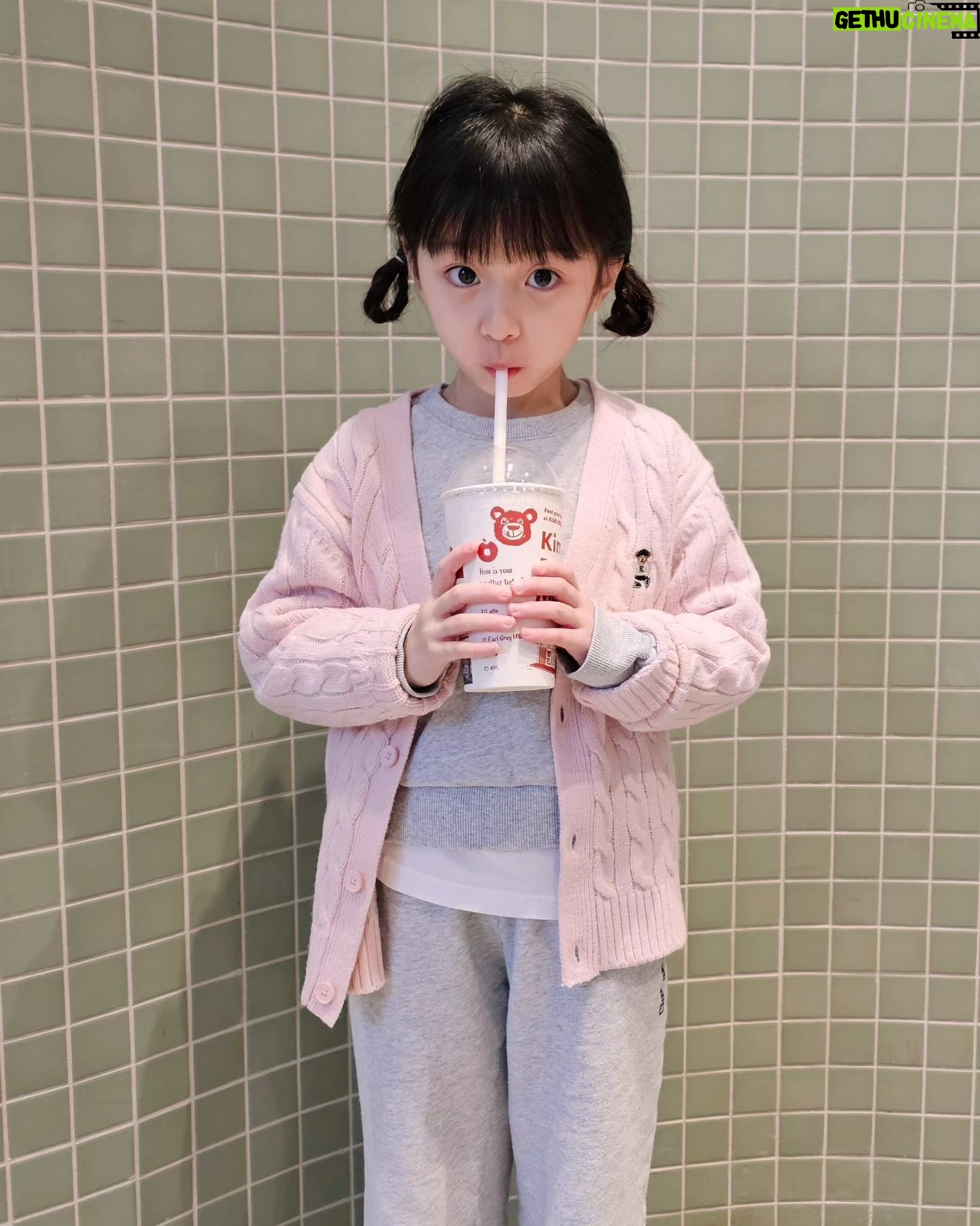 An Tae-rin - 420 Likes - #광고#스파오키즈
예쁘게 입고 학교갈때도
집앞에 잠깐 나갈때도
스파오키즈
쿠디 케이블 가디건 툭 걸치고
봄코디완성🌸
@spao_kids
#봄신상#봄코디#키즈가디건#가디건
#케이블가디건#쿠디케이블가디건
#키즈코디
#키즈패션#등원룩#등교룩