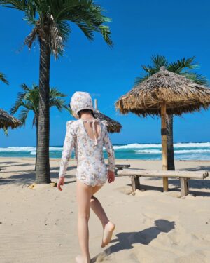 An Tae-rin Instagram - .

🌊 🌴⛱️

@la.camel_atelier
#수영복#라카멜 
#여아수영복#아기수영복