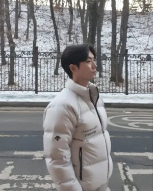 An Woo-yeon Instagram - #광고 #descente #데상트 #패딩
