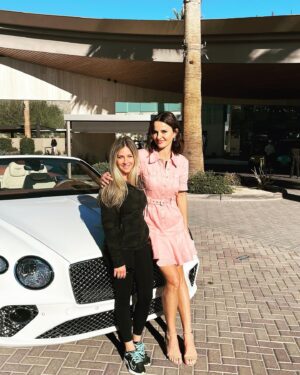 Ana Alexander Instagram - It was soooo fun to working @therealbighornproperties with the great group of lovely, kind , talented team of people and wearing some breathtaking jewels .. all put together by power lady @kirbir3  and  kickass rallystudio ! See ya’ll needy time 💗💗
.
.
.
.
.
.
.
.
.
#onset #filming #bedroom #naturalhair #natiralmakeup #peaceful #filming ##anaalexander