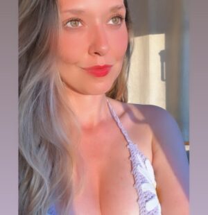 Ana Brinca Instagram - O verão começou 💛
.
.
.
.
.
.
.
.
#sun #sunnyday #sunsets #sol #verano #summer #summervibes