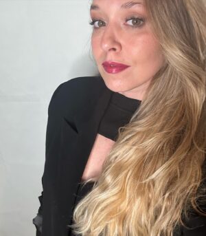 Ana Brinca Instagram - Fotos de hoje 📸
.
.
.
.
.
.
#out #lisboa #dinner #dinnerlisboa #lisbon #black #chiaraferragnimakeup #jantar #jantares