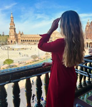 Ana Brinca Instagram - 🌹♥️ Sevilha 
.
.
.
.
.
.
.
.
#castle #sevilha #igerssevilha #igersevilha #travel #travelvibes #travelgram #travelphotography #andalucia #espanã
