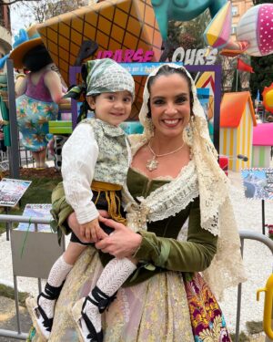 Ana Cuesta Instagram - Álbum familiar Fallas 2024