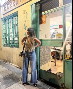 Ana Cuesta Instagram - A menudo, Madrid 🐈‍⬛ 
@barrutiayel9.oficial 
@elcafebelen 
@haramboure_madrid