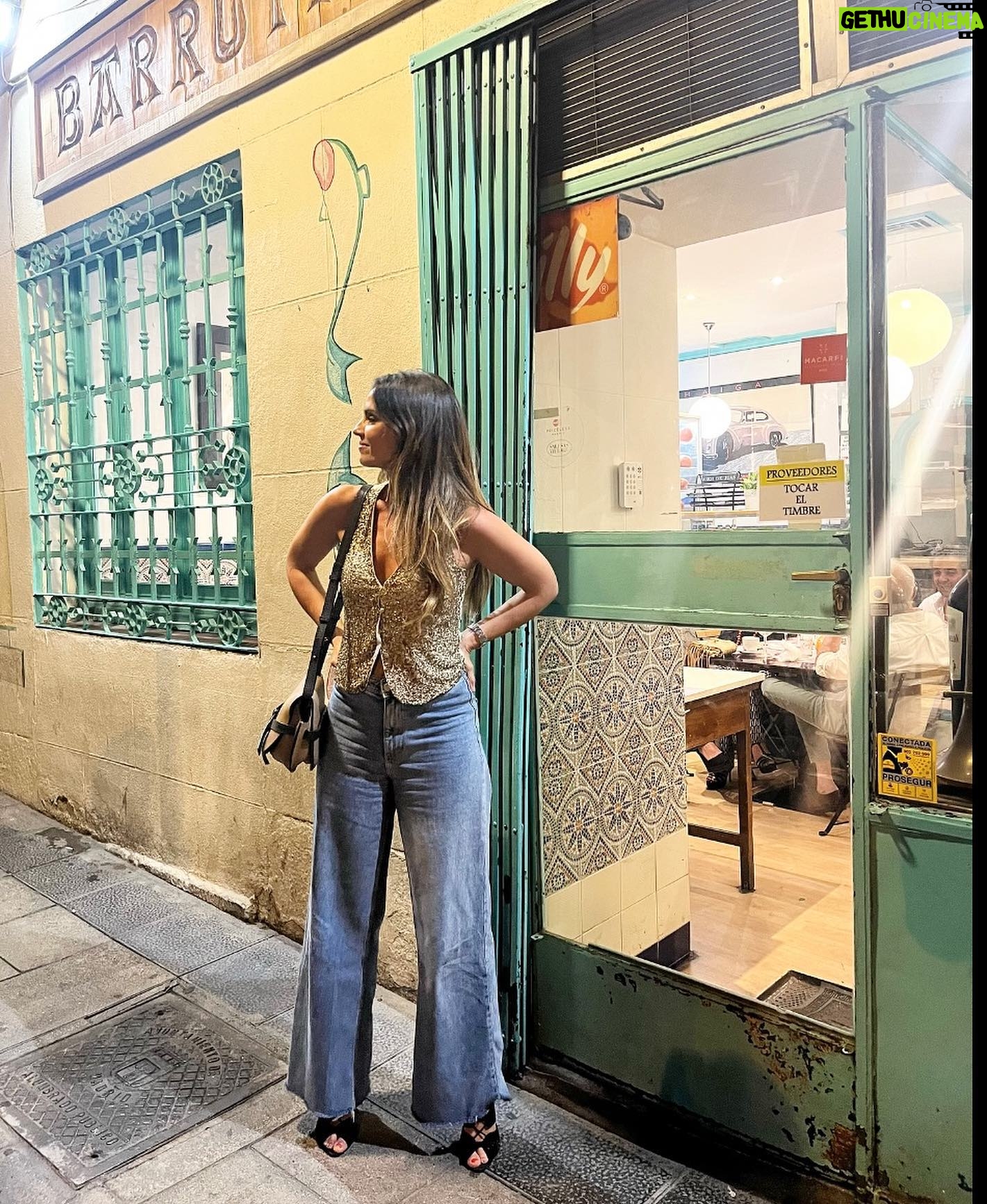 Ana Cuesta - 0.9K Likes - A menudo, Madrid 🐈⬛
@barrutiayel9.oficial
@elcafebelen
@haramboure_madrid
