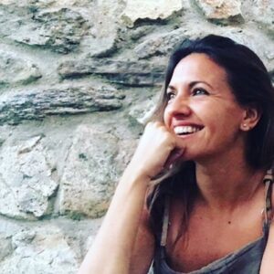 Ana Ruiz Instagram - ¡A por otro año más! 
Con lo que soy, con lo que tengo, con lo aprendido y con lo que me queda por aprender… Valorando cada segundo de vida, cada momento con lo bueno y lo malo.
Afortunada de tener la familia que tengo, mis amigos, por sentirme tan querida .
Decepcionada con mucho pero con fuerza y energía para mirar hacia delante porque la vida es eso… Sumar y seguir… Y a mi… ¡Me gusta la vida!

#cumpleaños #vueltaalsol #piesparaqueosquiero #otroañomas #vivir #afortunada #feliz #mirandoalcielo