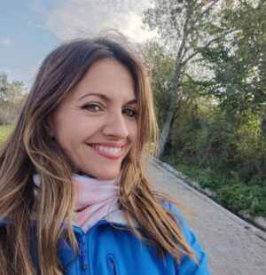Ana Ruiz Instagram - Fin de semana de descanso y de recargar energía en la naturaleza para la última semana antes de estrenar  #Laregenta . ¡Ya no queda nada! 🎭

#domingo # enero #inviernoprimaveral #sierra #montaña #naturaleza #campo #monte #nature #descanso #relax #respirando #airelibre #cargandopilas #mirandoalcielo