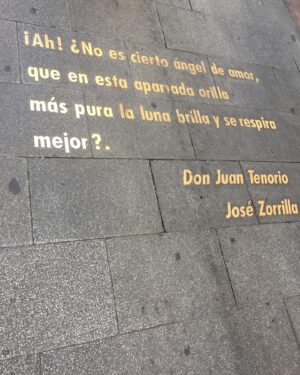 Ana Ruiz Instagram - Pues sí, después de más de 20 años, vuelvo a encarnar a Doña Inés en el Don Juan Tenorio de Alcalá de Henares. Para mí no es una función corriente. Me lleva a mis inicios, a mis primeras ganas de subirme a un escenario , a empezar a caminar en una profesión que me apasiona y que sigo viviendo con la misma ilusión que entonces. Mañana comienzo los ensayos 👏🏼👏🏼👏🏼👏🏼

Aunque a veces es dura… ¡Bendita profesión que me hace estos regalos!♥️
¡Gracias @comolaseda! 

#teatro #proyectos #clasicos #ganasdearrancar #octubre #regalos #tenorio #doñaines #actriz #profesion #trabajo #recuerdos #ganas #ilusion #aporello #versos #mirandoalcielo