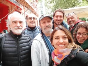 Ana Ruiz Instagram - Encontrarse con amigos teatreros antes de un #ensayogeneral de #donjuanalcala solo puede traer cosas buenas... Y si son ellos mejor que mejor ... ❤️

#encuentros #amigos #teatreros #teatro #compañeros #reuniones #quebienveros #ensayo #sumaysigue #pormuchosmas #mirandoalcielo

@alexgadea01 @jose_luis_gil_sanz  @pepamarteles 
@orvizdiazcovadonga