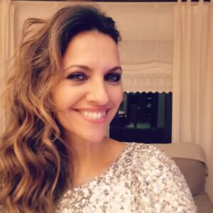 Ana Ruiz Instagram - ¡Ahora sí...! ¡¡¡Feliz 2024 a todos!!!❤️

#bienvenido #1deenero #2024 #felizañonuevo
#enero #lunes #aportodas #propositos  #mirandoalcielo