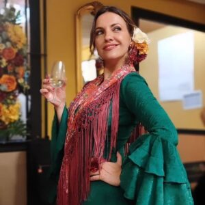 Ana Ruiz Instagram - ¡Feria de Abril!💃

#feriadeabril #sevillanas #abailar #paquedartesentaitonovengasniñoalaferia #feria2024 #enmisalsa #mirqndoalcielo

@lacatedraldeltejido @la_gatita_en_el_ciruelo