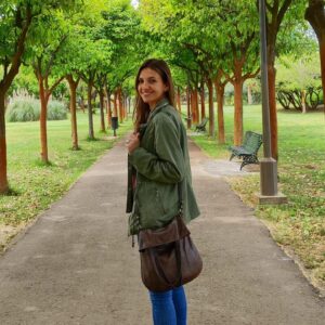 Ana Ruiz Instagram - Y tras una Semana Santa ajetreada de viajes, cofradías y familia llega la calma… Perdonar, escuchar, comprender, compartir, ser solidario, construir la fraternidad… ¡Feliz Domingo de Resurrección !

#pascua #domingoderesurreccion #domingodepascua #semanasanta #viajes #familia #cofradias #descanso #afortunada #todotienesentido #mirandoalcielo