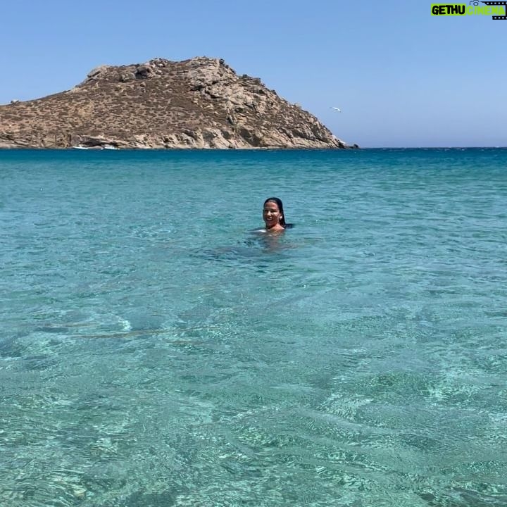 Ana Tapajós - 3 Likes - Praia Agia Anna entregando tudo
que se espera de Grécia 🙌