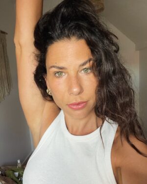Ana Tapajós Instagram - Não posso ver uma luz boa que já tiro uma self, credo.