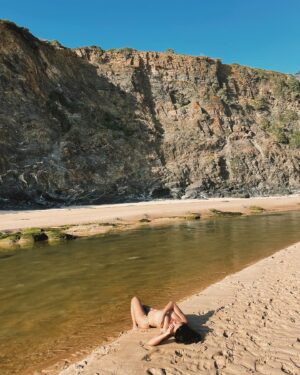 Ana Tapajós Instagram - Todo dia um lugar novo pra se apaixonar na costa Portuguesa.

Odeceixe Beach. Praia de Odeceixe.