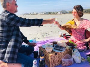 Ana Ularu Instagram - #BreakingDad : New Year’s Beach Picnic Armistice