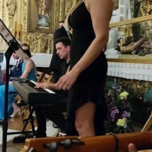 Ana de Caro Instagram - Aleluya y gracias a esta pareja por mostrar tanto amor. Que ¡VIVAN LOS NOVIOS!  #musica #amor #bodas #novios