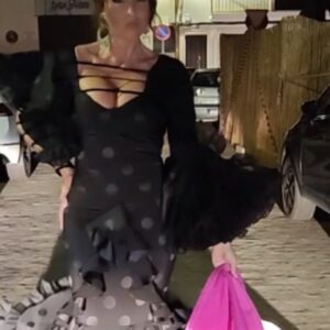 Ana de Caro Instagram - Vestida asi de flamenca por mi @santana_disenos 
#omarmontes @omarmontes