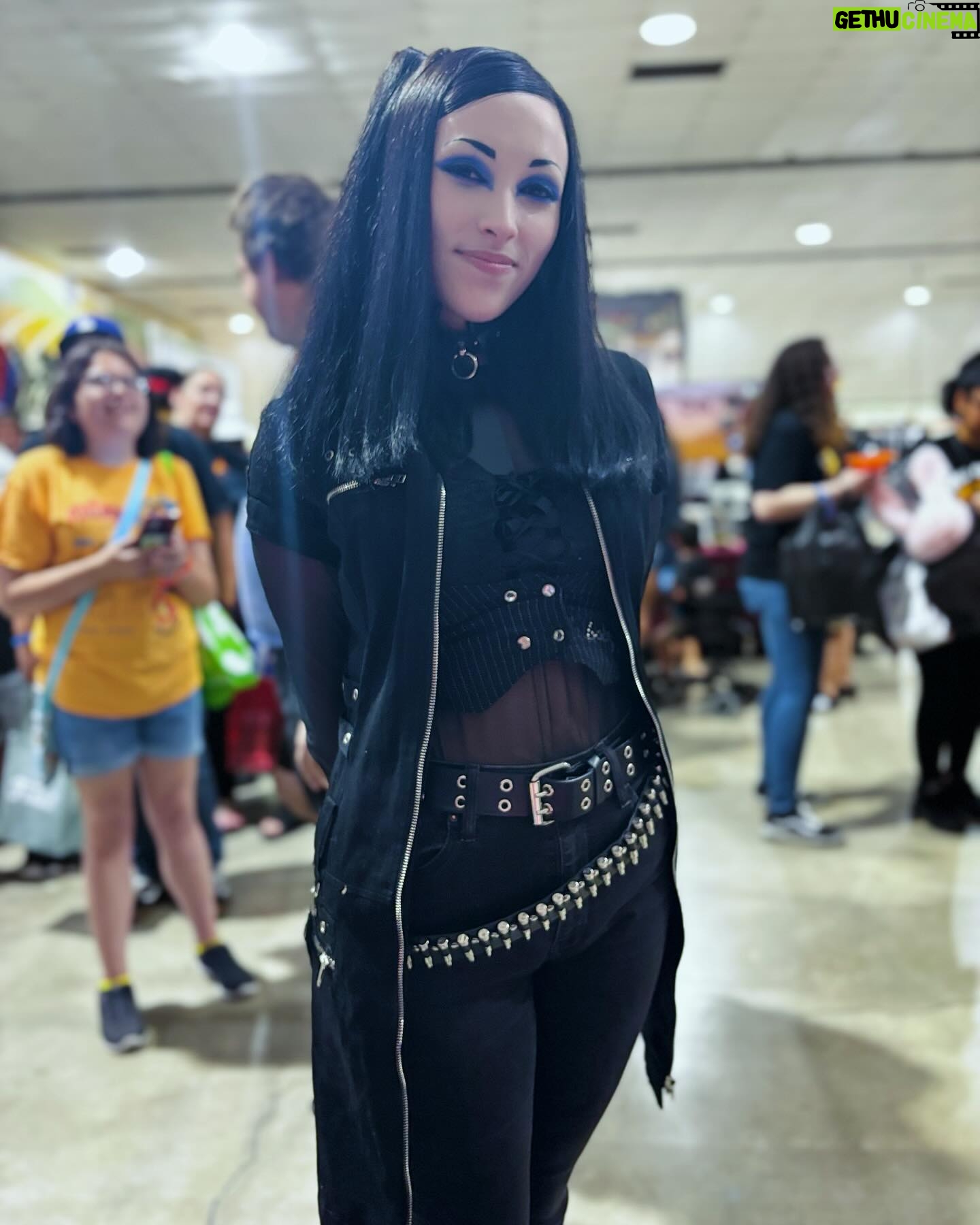Anairis Quinones - 565 Likes - ergo proxy is one of my FAVORITE anime and I met a Re-l cosplayer that made my day 🥺 WATCH ERGO PROXY!!
#ergoproxy #relmayer #rel #cosplay