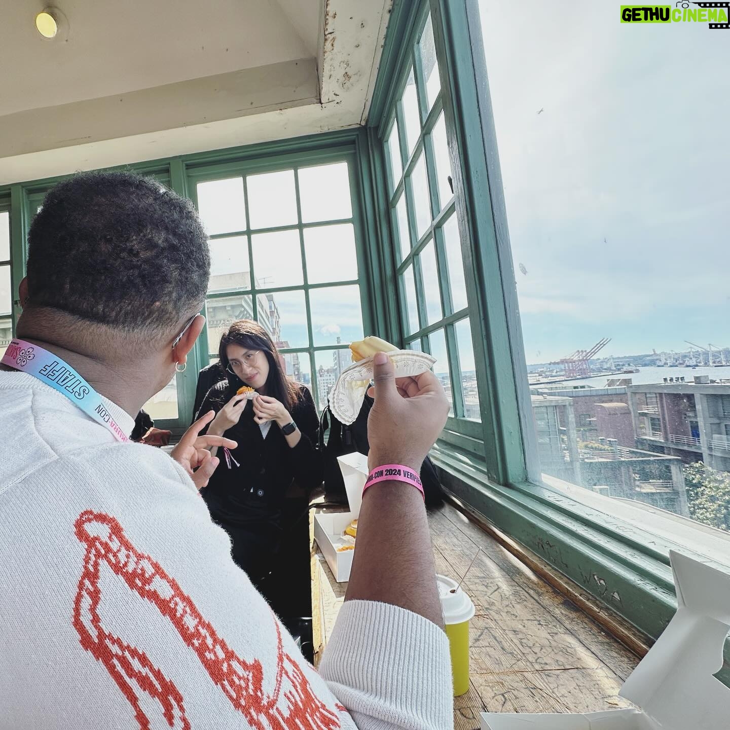 Anairis Quinones - 765 Likes - SAKURA-CON YOU WERE AMAZING!! Thank you staff and attendees for the wonderful chats, vibes, and laughs. Yāall made our first time in Seattle AMAZING and I cannot wait to come back ā¤ļø
s/o to the sun for showing up all weekend tho u a real one
#sakuracon #sakuracon2024 #sakuracon24 #seattle