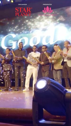 Anand Rajaram Instagram - Thrilled to have participated in the AR Rahman Live in KL 2024 Fan Meet this past Monday. Thamarai Jewels proud to be the presenter for this incredible show!

Get your tickets fast at tickets2u.com.my

#thamaraijewels #presenter #arrahman #liveinkl2024