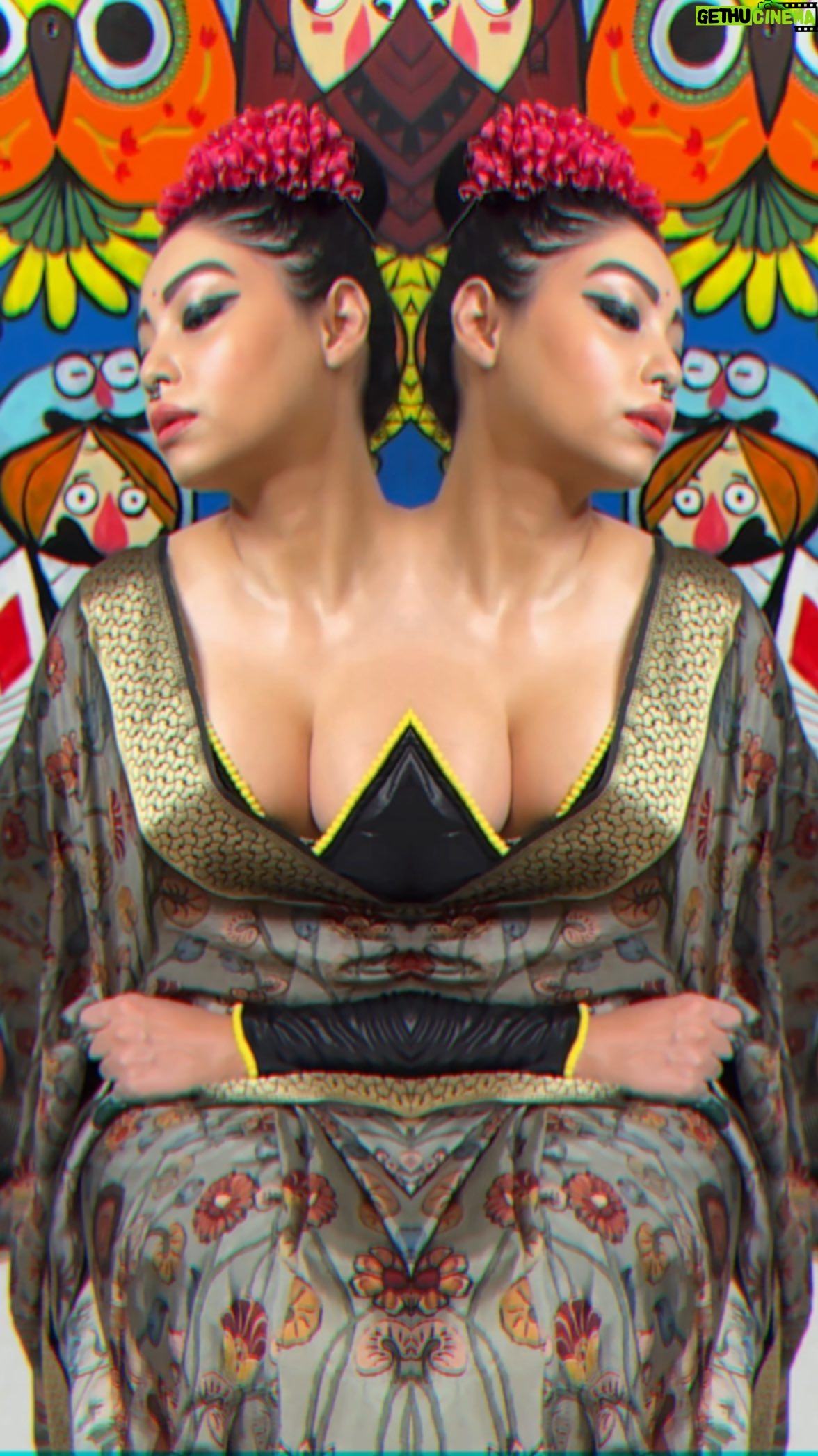Anangsha Biswas - 72.7K Likes - Which Zarina would you choose & why?
Mirzapur 1, 2 or 3 🔥
#mirzapur #amazon #amazonprime #web #india #reels #love