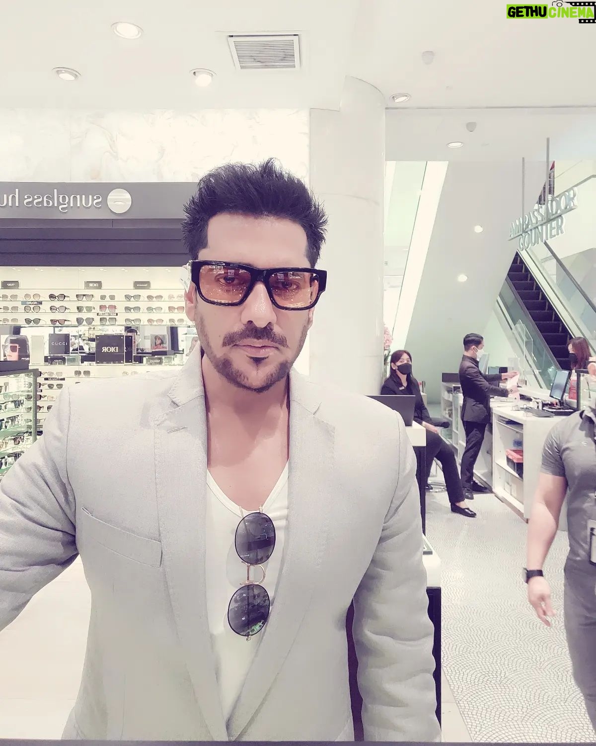 Ananta Jalil - 1K Likes -