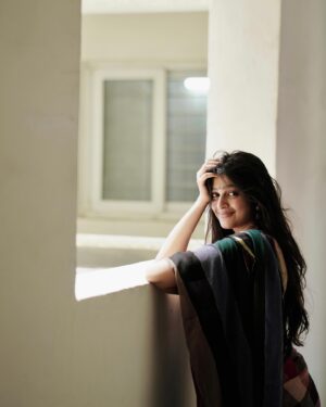 Ananthika Sanilkumar Instagram - checkered chic 🙂‍↔️🩷
:
:
@rohitnagsai 📸
@srikrupa.saggam