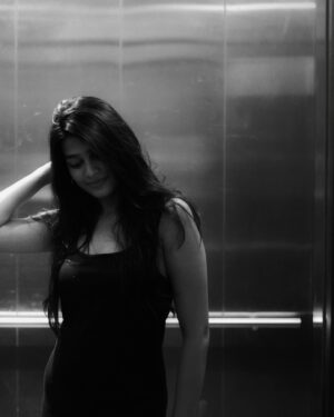 Ananthika Sanilkumar Instagram - monochrome magic 🖤
:
:
@rohitnagsai 📸 
@srikrupa.saggam