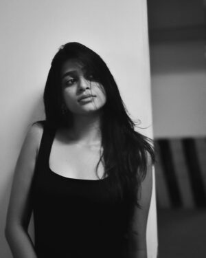 Ananthika Sanilkumar Instagram - monochrome magic 🖤
:
:
@rohitnagsai 📸 
@srikrupa.saggam