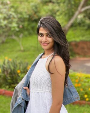 Ananthika Sanilkumar Instagram - 🤍🦋