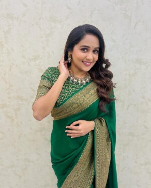 Ananya Instagram - 💚 
  Styled- @rashmimuraleedharan 
Jewellery- @sangeetha916gold 
Hair and makeup -  @sajithandsujith