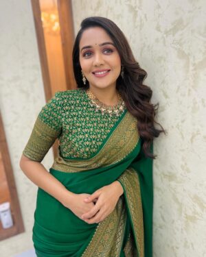 Ananya Instagram - 💚 
  Styled- @rashmimuraleedharan 
Jewellery- @sangeetha916gold 
Hair and makeup -  @sajithandsujith