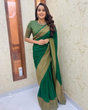 Ananya Instagram - 💚 
  Styled- @rashmimuraleedharan 
Jewellery- @sangeetha916gold 
Hair and makeup -  @sajithandsujith