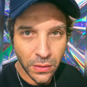 Anas El Baz Instagram - “Le vrai bonheur ne dépend d'aucun être, d'aucun objet extérieur. Il ne dépend que de nous...”
- Dalaï Lama