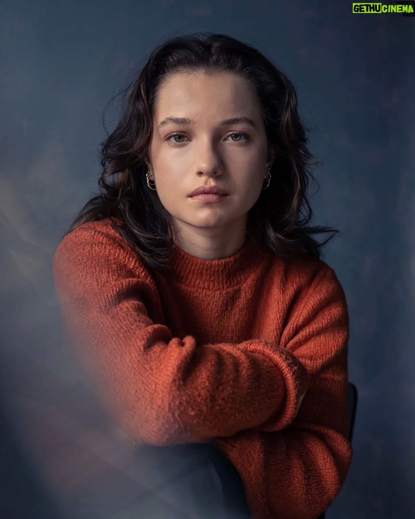 Anastasia Martin - 2K Likes - One of my favourite shots so far. Thank you to the beautiful Anastasia Martin @anastasiamartin11
It's magic when all the elements of a portrait come together.
Repped by @curtisbrowntalent
#Portrait #Headshot