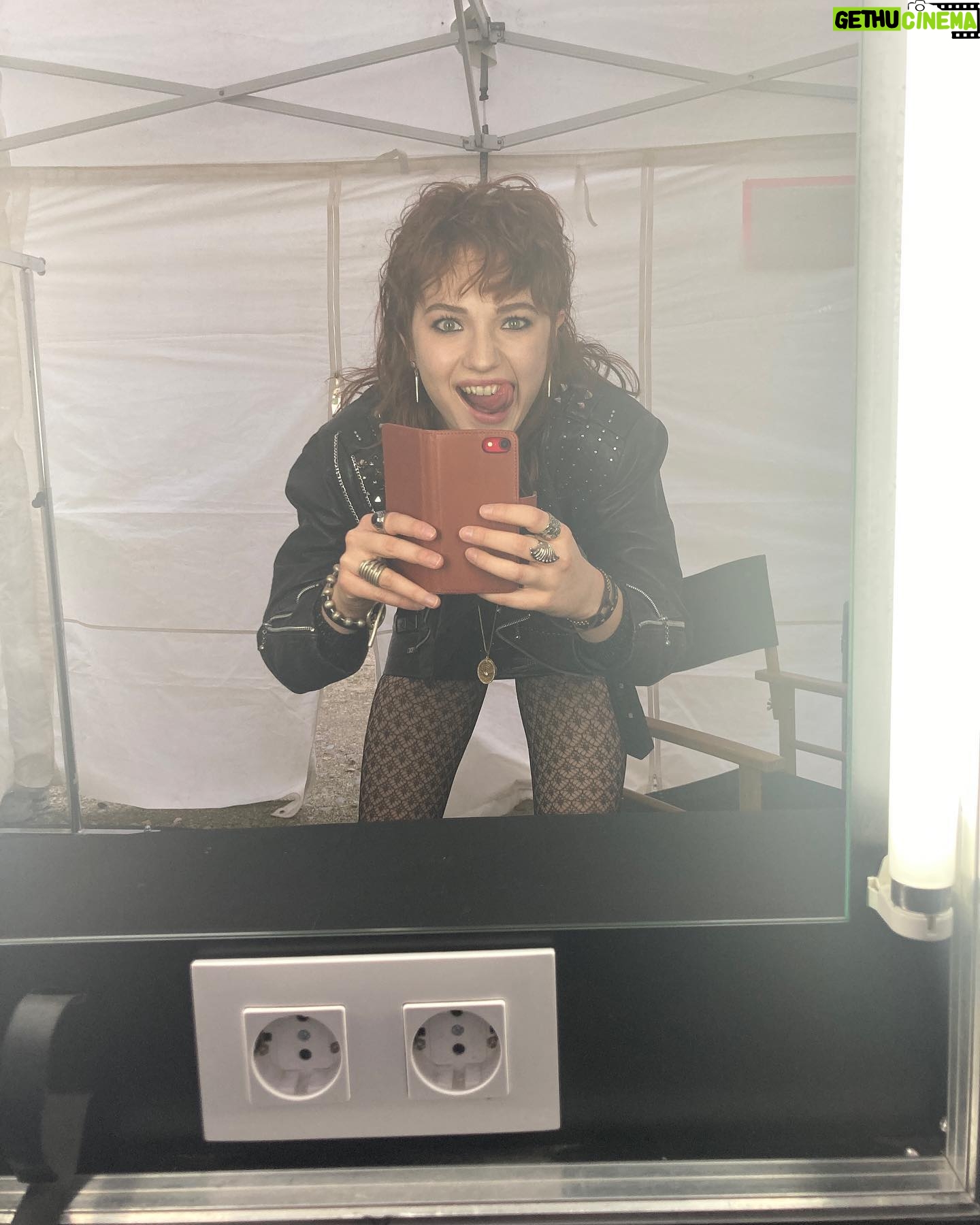 Anastasia Martin - 3K Likes - What went on? Dancing, laughing, swing-sets, pyjamas in the park and a whoooole lot of poke bowls š
@in_from_the_cold_netflix
@netflix
#infromthecold
#netflix