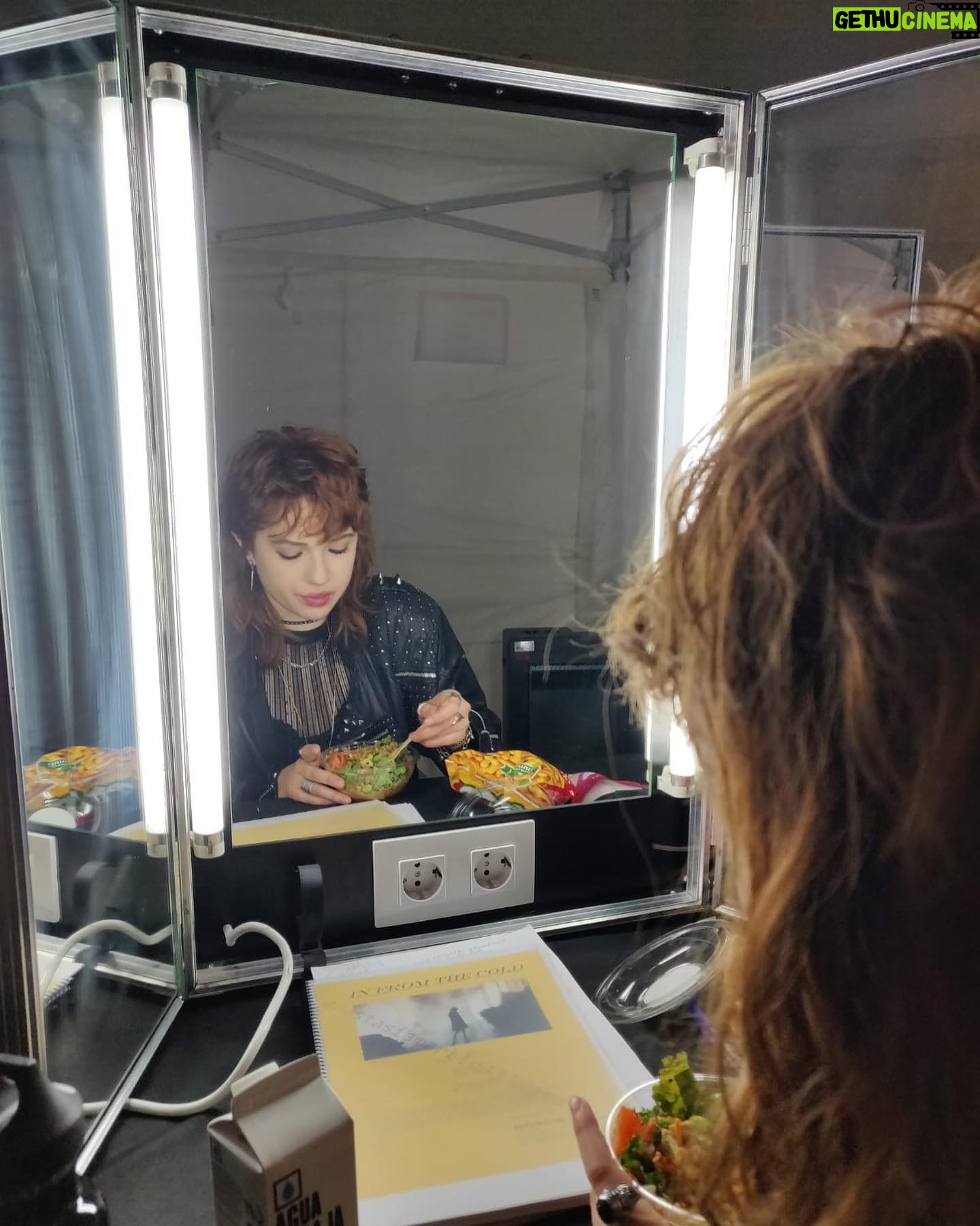 Anastasia Martin - 3K Likes - What went on? Dancing, laughing, swing-sets, pyjamas in the park and a whoooole lot of poke bowls š
@in_from_the_cold_netflix
@netflix
#infromthecold
#netflix