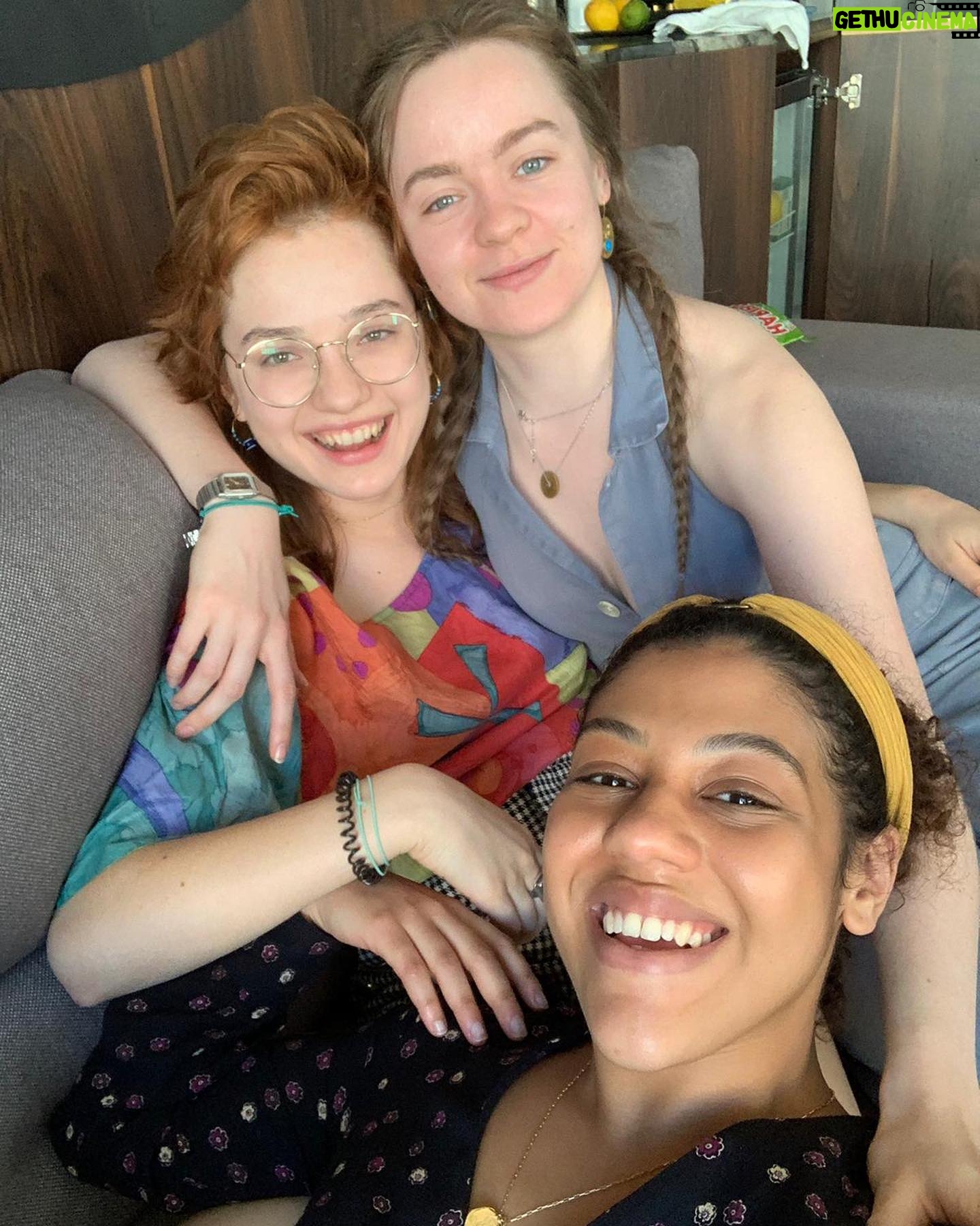 Anastasia Martin - 3K Likes - What went on? Dancing, laughing, swing-sets, pyjamas in the park and a whoooole lot of poke bowls š
@in_from_the_cold_netflix
@netflix
#infromthecold
#netflix