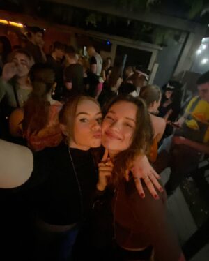 Anastasia Martin Instagram - 👋💛🥰