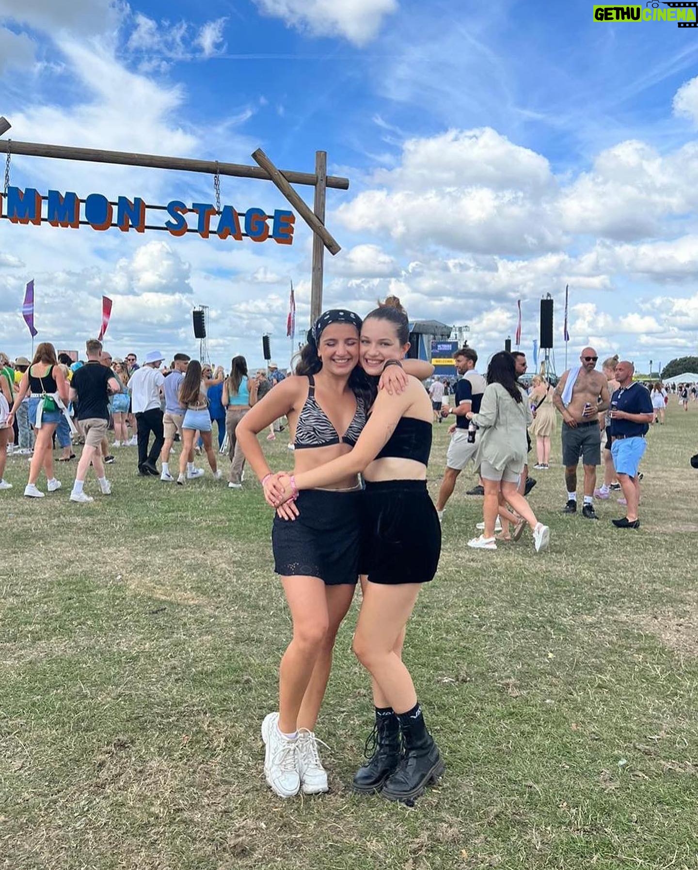 Anastasia Martin - 2.5K Likes - HAPPY BLOOMING BIRTHDAY TO MY ONE TRUE LOVE!!!!!! I love you to the end of the earth and all the way back š§” may we be forever cuddling like we are in these cute ass pictures š¤