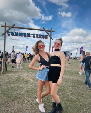 Anastasia Martin Instagram - 👋💛🥰