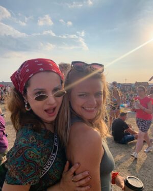 Anastasia Martin Instagram - I couldn’t wait to tell you why I’m standing here with this awkward smile 🤓