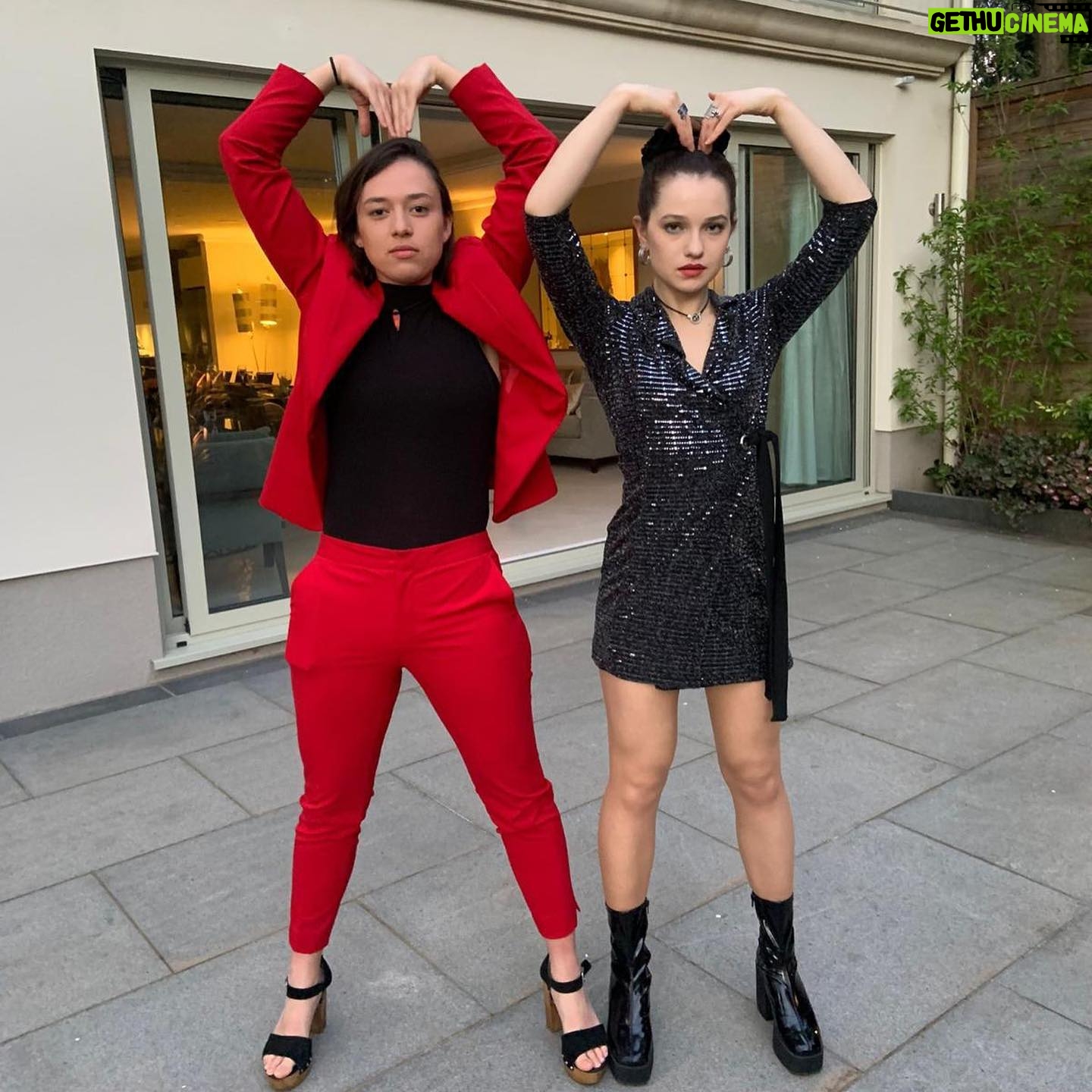 Anastasia Martin - 2.6K Likes - Bestie had a bday :) life without you would be like eating stale vegan cheese, love you 4eva x
(Glo and I wish we were m&ms)