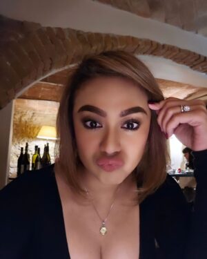 Anastasia Novie Instagram - Stretchingkan bibir kamu kayak gini bestie ..🤪
Biar hari ini siap melakukan kejulidan yang hakiki🫠😘

#remider
#may
#2024
#italy
#mylife
#greatful
