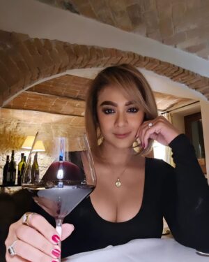 Anastasia Novie Instagram - Happy mother's day !!!
Festa della mamma!!!
Untuk semua para ibu yang kuat diluar sana ..
Today and every day, we honor you, Mom !! And semua ibu diluar sana ... i love you all 🤍🤍🤍

#happymothersday 
#festadellamamma
#may
#2024
#italy
#spring
#mylife
#mei